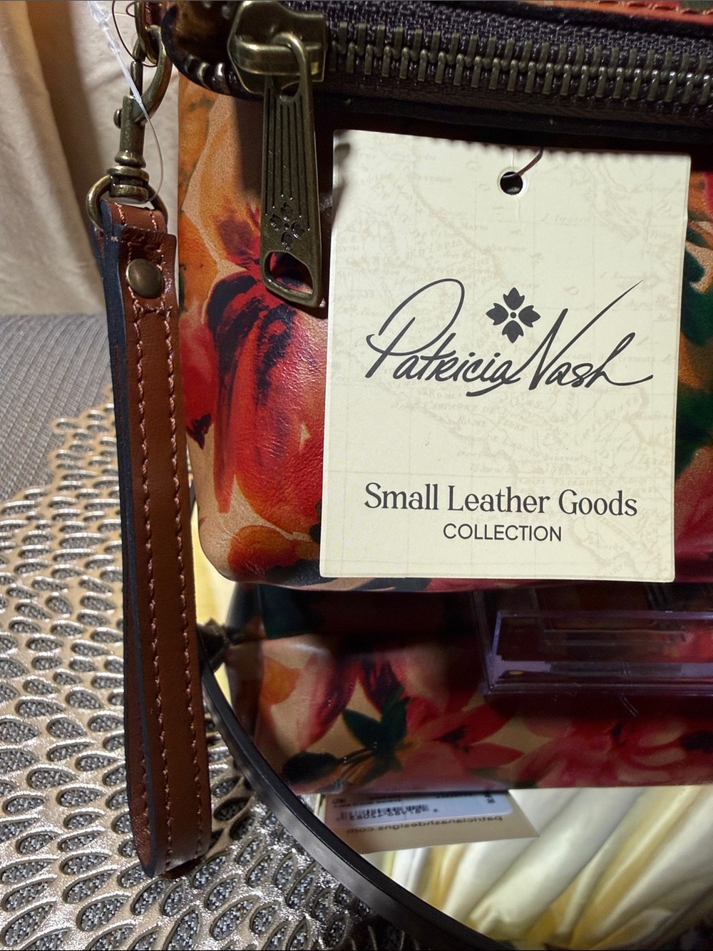 Patricia Nash Valerie Floral Fold-Over Wristlet Clutch NWT Spring Multi - Picture 15 of 17